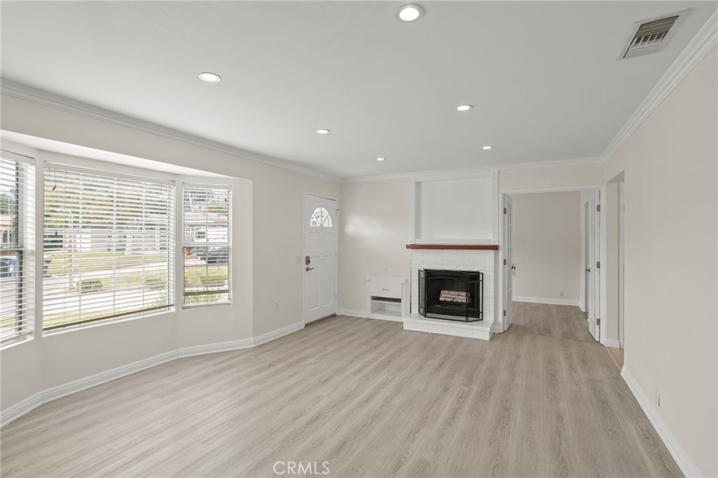 204 W Linfield