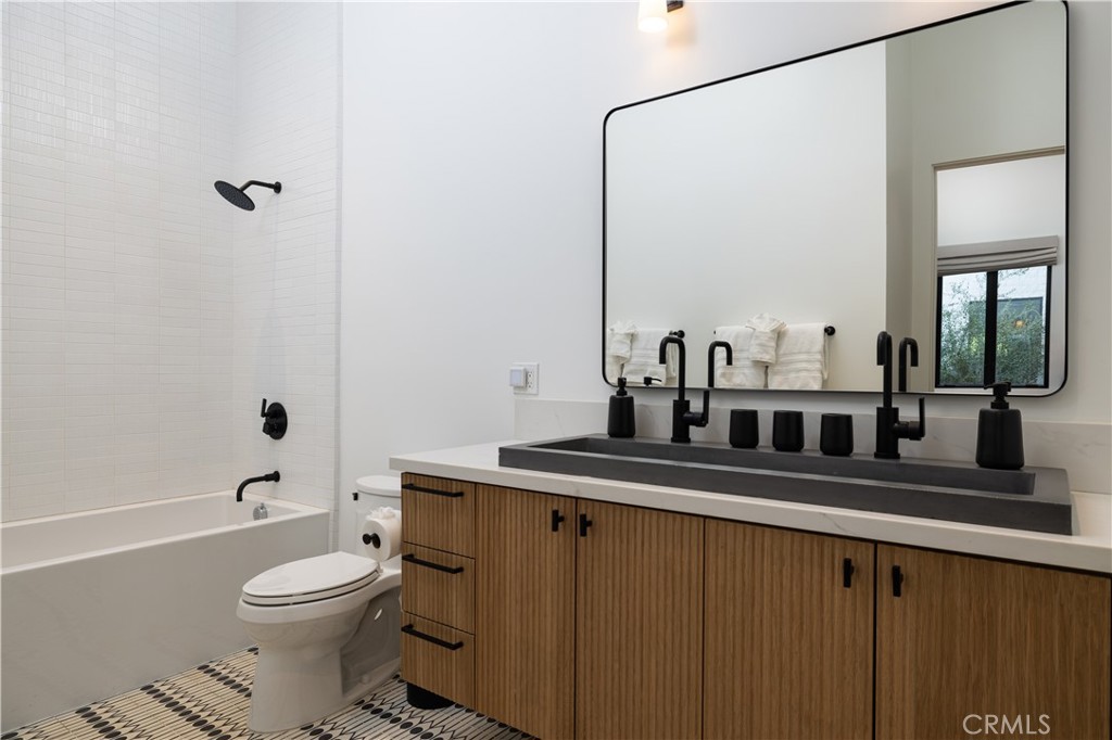 Tamarisk C.C. (32186) - Residential