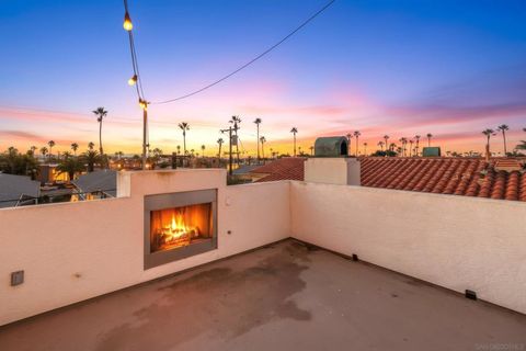 1367 Hornblend St San Diego CA 92109