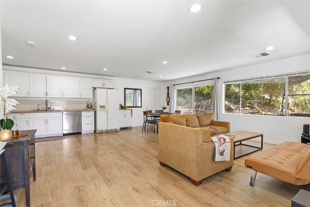 23777 Mulholland Highway 118
