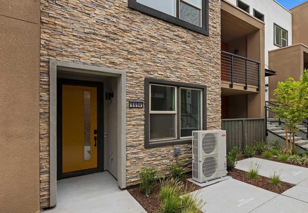 New construction! Homesite 276, Plan 6. Lotus at UrbanOak is located in the Silicon Valley, the global center for high technology and innovation, these urban, three-story townhome-style condos will provide the perfect scene for professionals and families. Walk to the Light Rail station for easy commuting and after work stop in downtown San Jose for a variety of restaurants and nightlife. Located minutes form Costco and Safeway and less than 10 minutes to Oakridge Mall for all your shopping needs. Enjoy relaxing on the weekend at an area park or watching the San Jose Sharks at the SAP Center. Lotus at UrbanOak. This beautiful three-story home with 3 bedrooms and 3.5 baths features open floorplan living on second floor and a gourmet chefs kitchen and private deck. Spacious Primary Suite with two walk-in closets. Attached 2 bay garage with dedicated 220 volt 50 amp circuit, pre-wired for installation of a Type 2 electric vehicle charger.