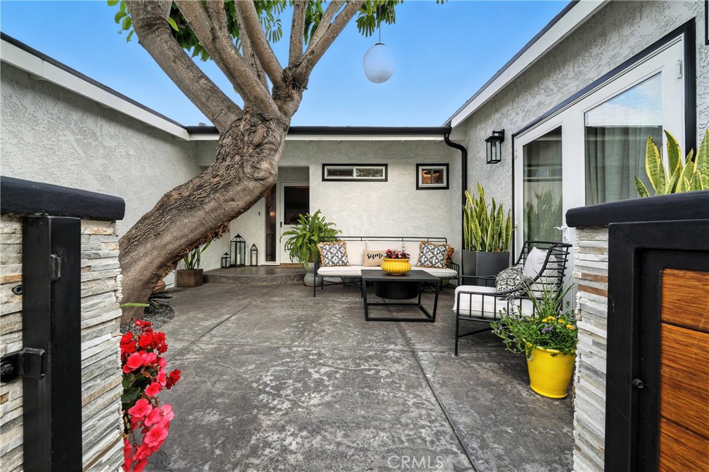 2637 Monogram Avenue