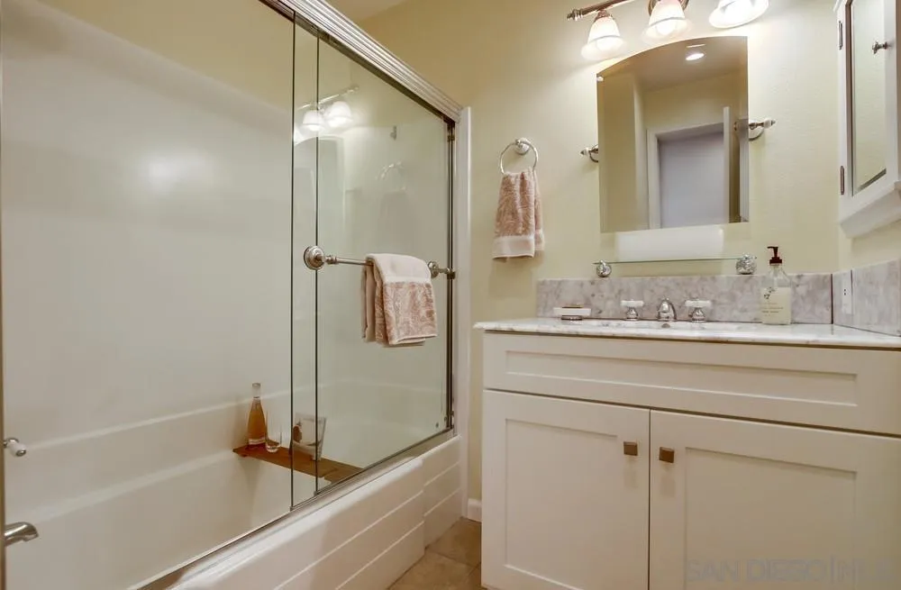 San Diego, California 92128, United States, 2 Bedrooms Bedrooms, ,2 BathroomsBathrooms,Residential,Active,222681