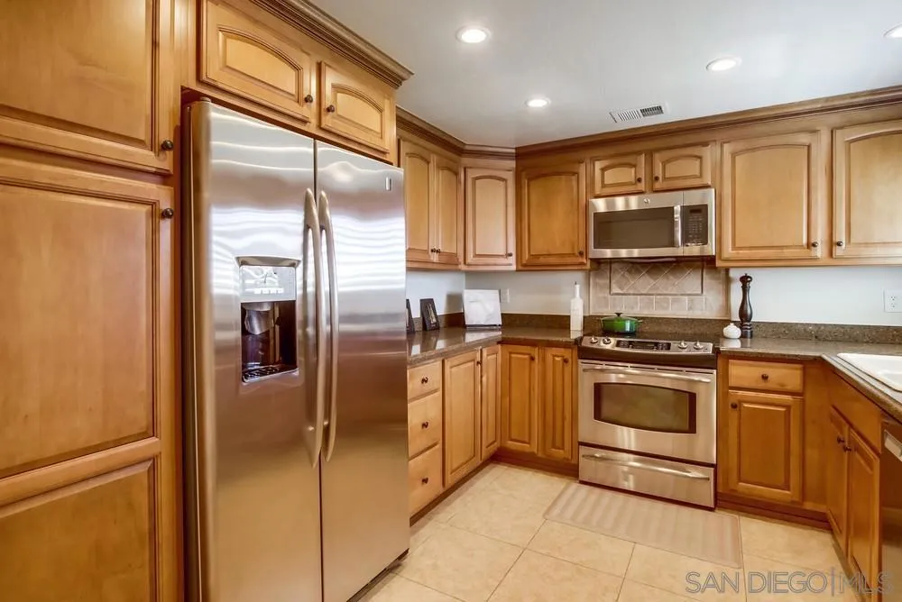 San Diego, California 92128, United States, 2 Bedrooms Bedrooms, ,2 BathroomsBathrooms,Residential,Active,222681