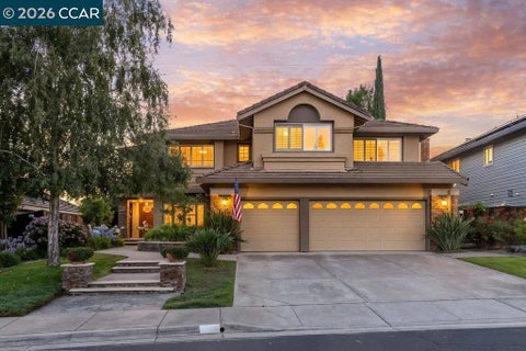 Photo of 318 Sunset Dr DR, Danville, CA 94506 (MLS # 41147412)