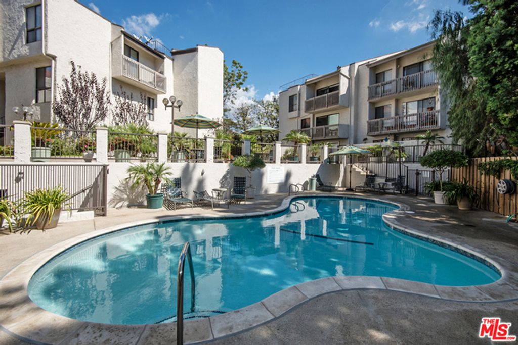 listing image 130725395820197351968