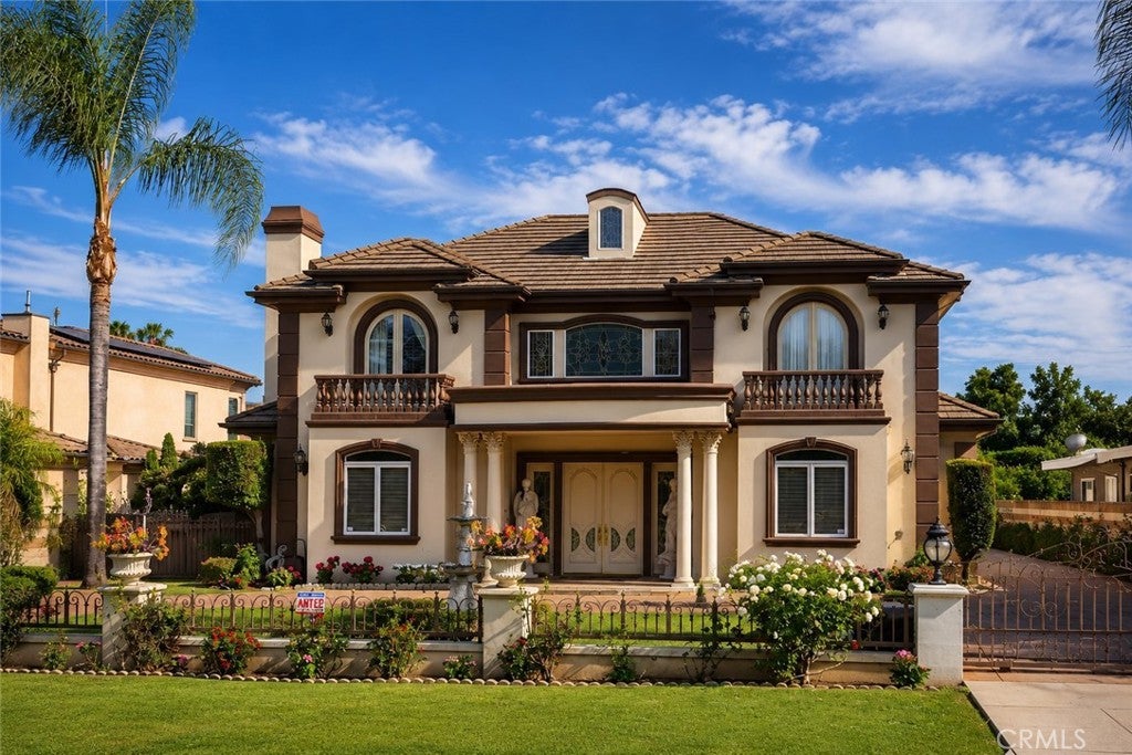 356 W Palm Drive