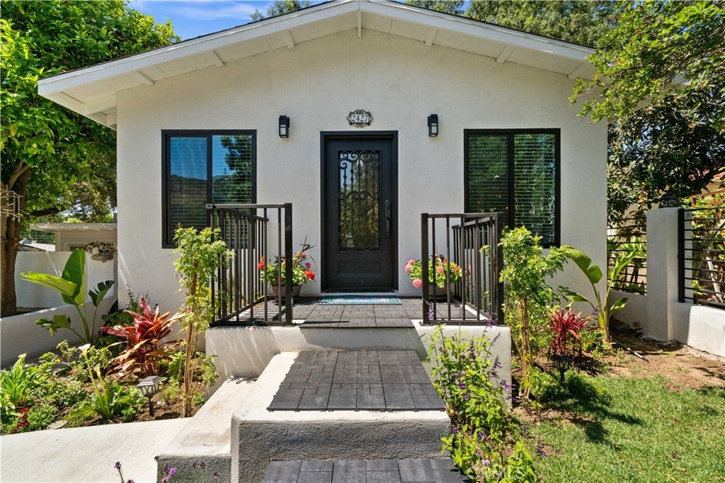 2427 N Verdugo