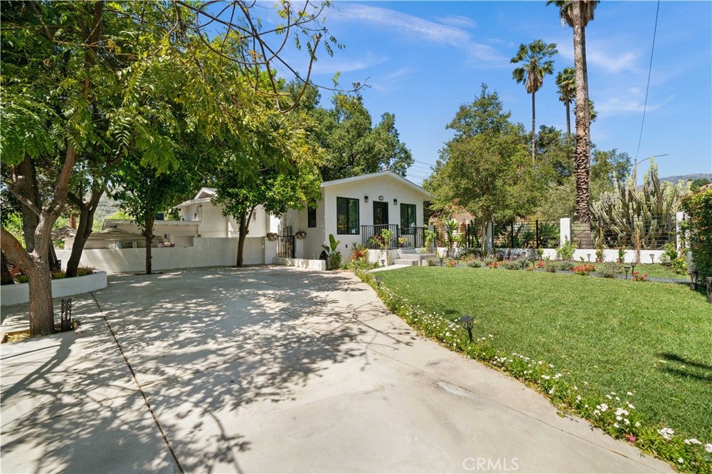 2427 N Verdugo