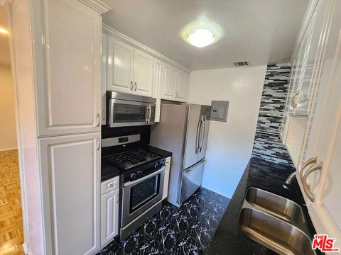 Photo of 6342 Morse Avenue #309, North Hollywood, CA 91606 (MLS # 26659089)