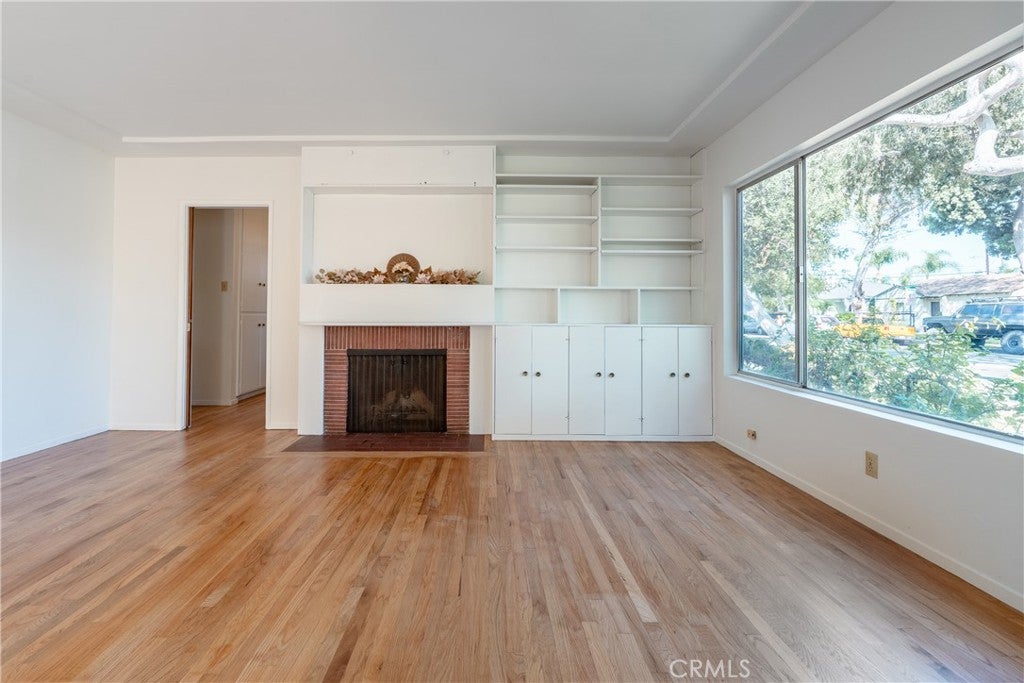 2408 W 157th