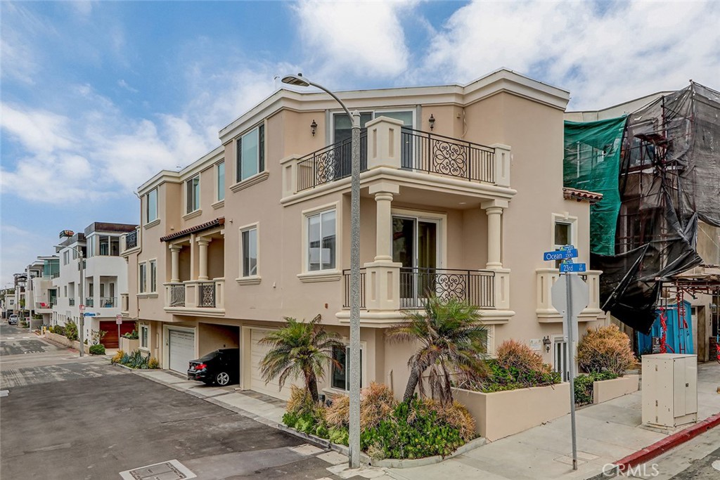 Photo 1 of 31 — 115 23rd, Manhattan Beach, CA 90266