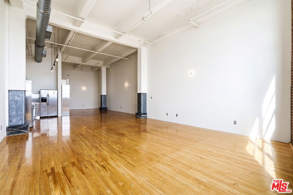 1850 Industrial Street 605
