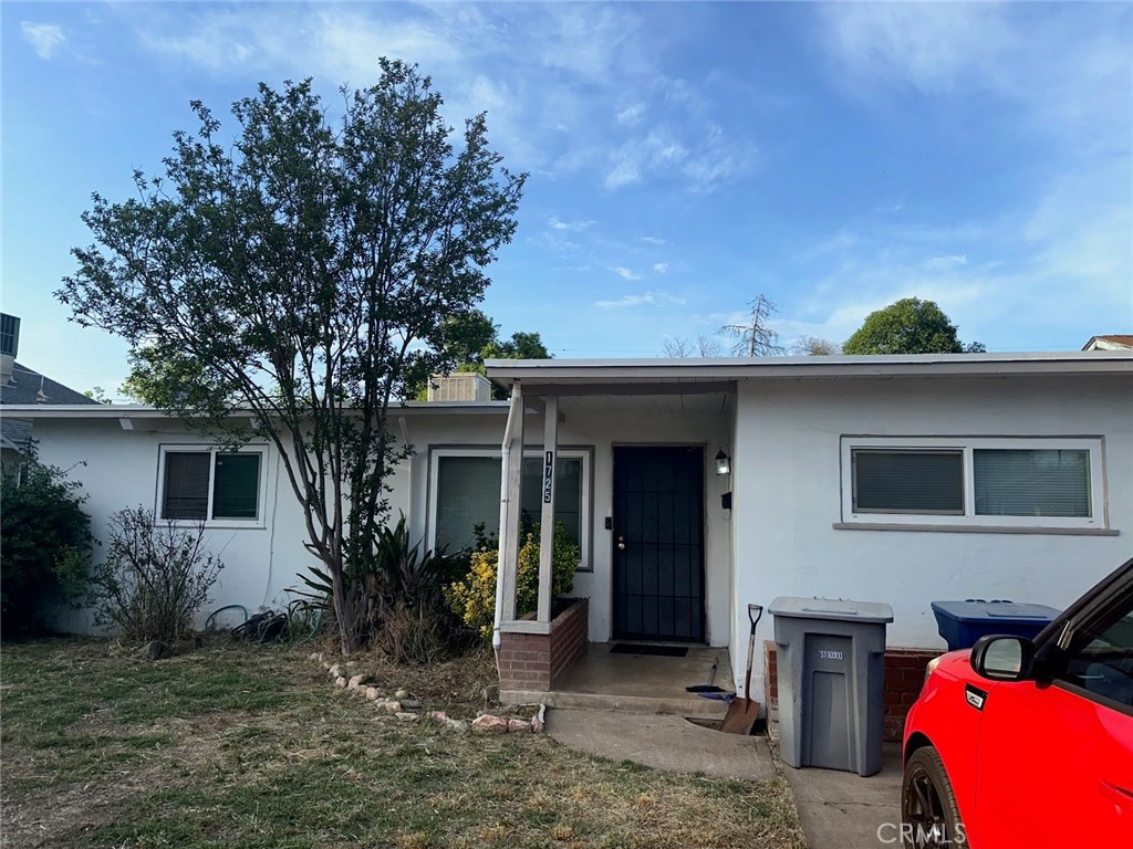Welcome to 1725 E 22nd St, a beautifully updated single-family home nestled in a well-established Merced neighborhood. Built in 1952, this 1,091 sq ft residence offers 3 bedrooms and 1 bathroom, situated on a spacious 7,670 sq ft lot. The home boasts modern upgrades, including a recently installed TPO roof designed to reflect heat, enhancing comfort during warmer months. Energy efficiency is further emphasized with an owned solar system, providing significant savings on electricity bills.
