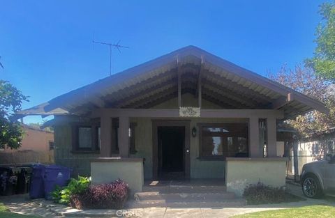 Photo of 339 W 76th Street, Los Angeles, CA 90003 (MLS # CV25122359)