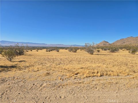 Photo of 0 Falchion Rd 0472-331-03, Apple Valley, CA 92307 (MLS # HD26130980)