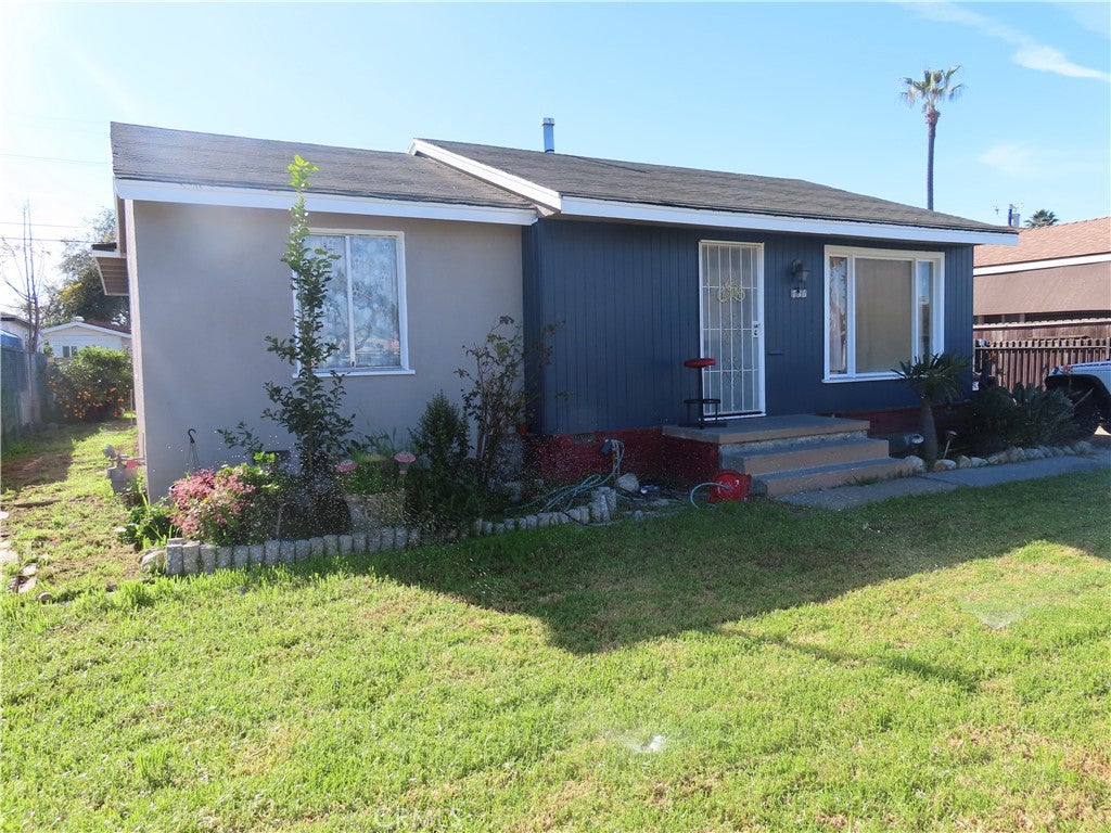 736 E Century Blvd