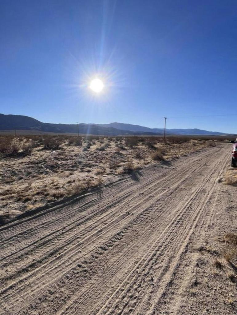 Enjoy the epic views of Johnson Valley on this large 5 acre parcel with road access. Located just down the road from King of the Hammers, this could be an awesome spot for a camp compound, race shop, or single family residence. Amazing panoramic views in all directions. This parcel is priced to sell call now.