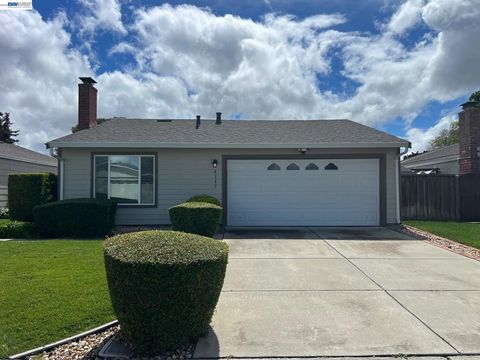 Photo of 4117 Bristlecone Way, Livermore, CA 94551 (MLS # 41130638)