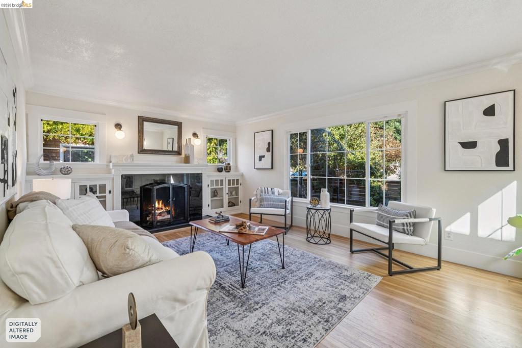 1595 Dwight Way