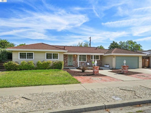 Photo of 38660 Kimbro St ST, Fremont, CA 94536 (MLS # 41146336)