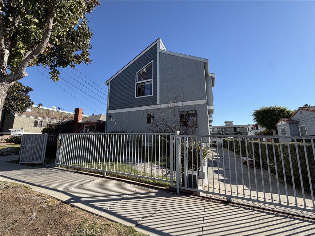 Photo of 312 E Plymouth Street #4, Inglewood, CA 90302 (MLS # TR26216699)