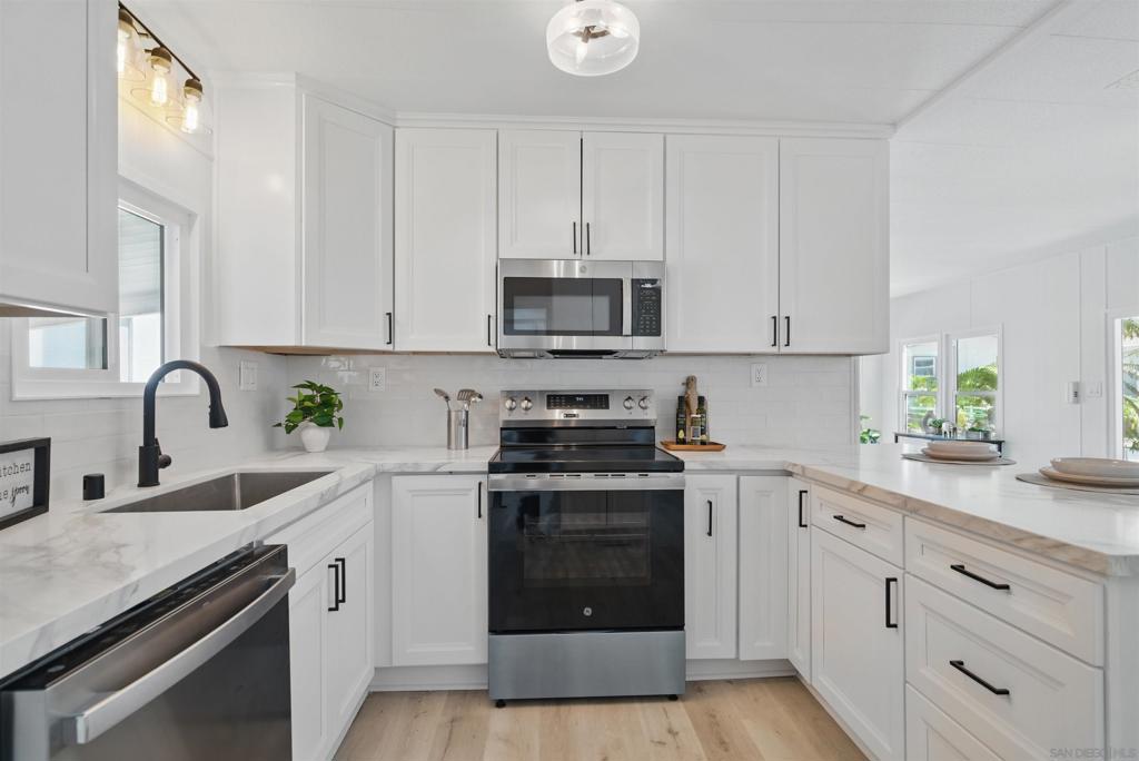8975 Lawrence Welk Dr SPC 39