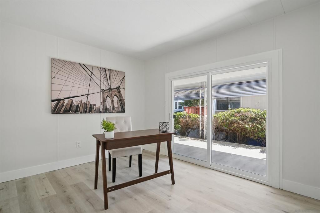 listing image 130722015775189385270