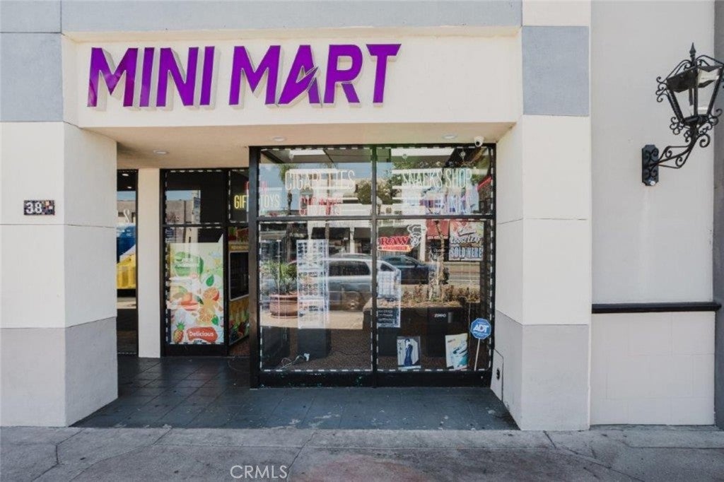 38 W Main Street