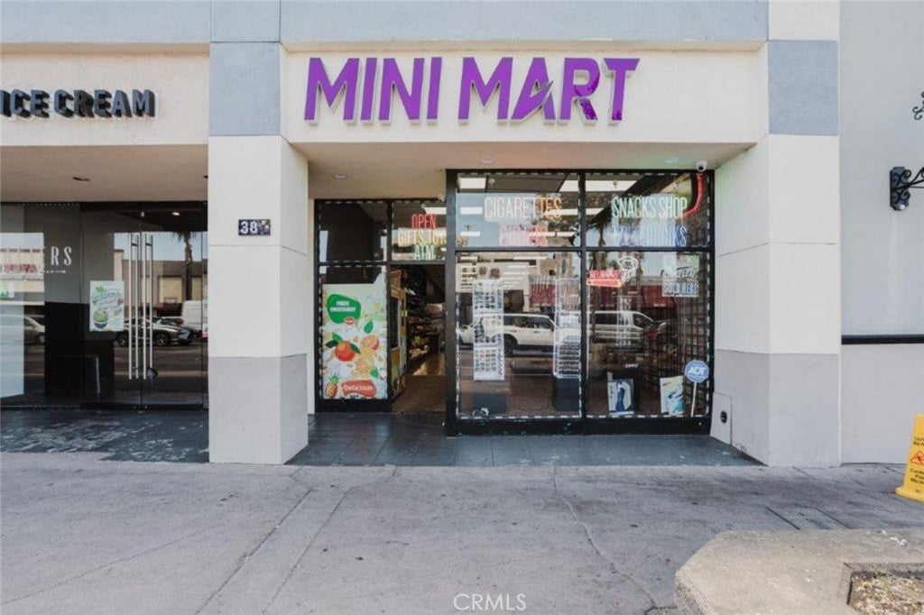 38 W Main Street