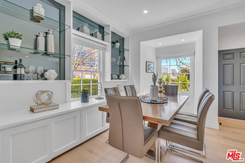 Photo of 135 S Linden Drive, Beverly Hills, CA 90212 (MLS # 26987273)