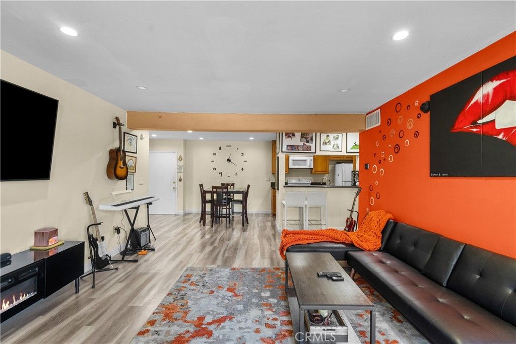 Photo of 5460 White Oak Avenue #C204, Encino, CA 91316 (MLS # SR25096957)