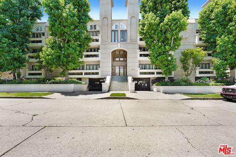 Photo of 4415 Saugus Avenue #209, Sherman Oaks, CA 91403 (MLS # 26656315)