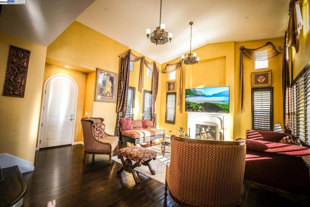 GALE RANCH - Residential