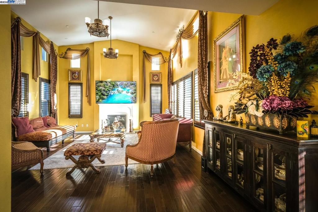 GALE RANCH - Residential