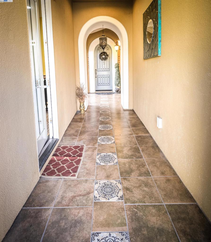 GALE RANCH - Residential