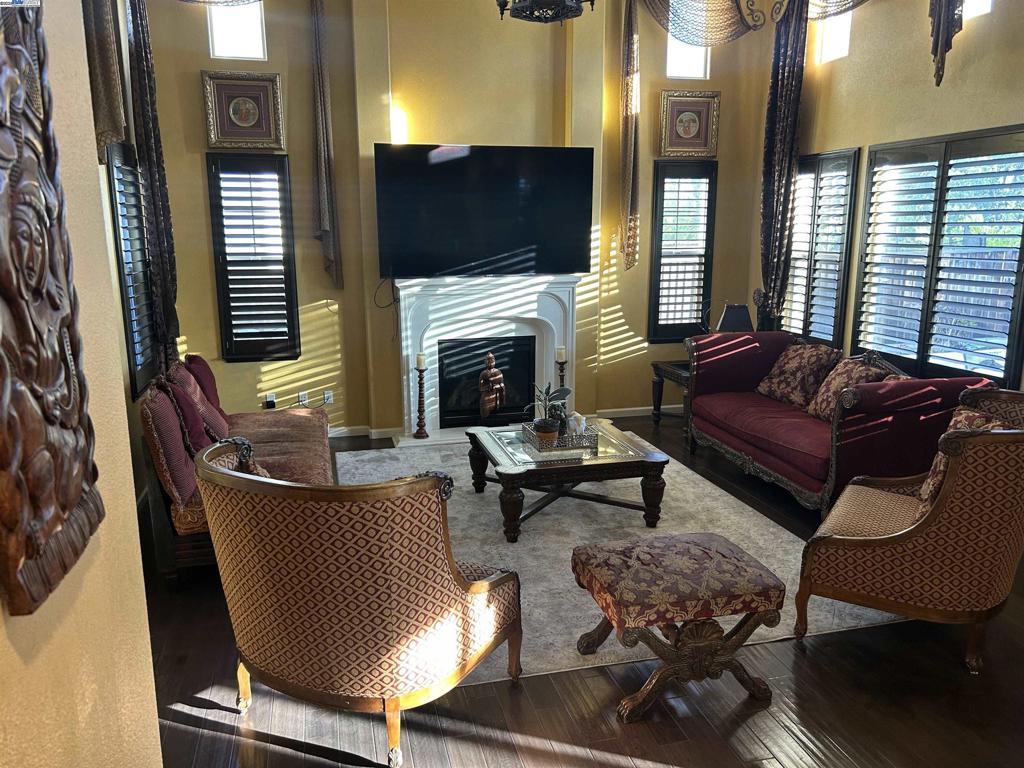 GALE RANCH - Residential