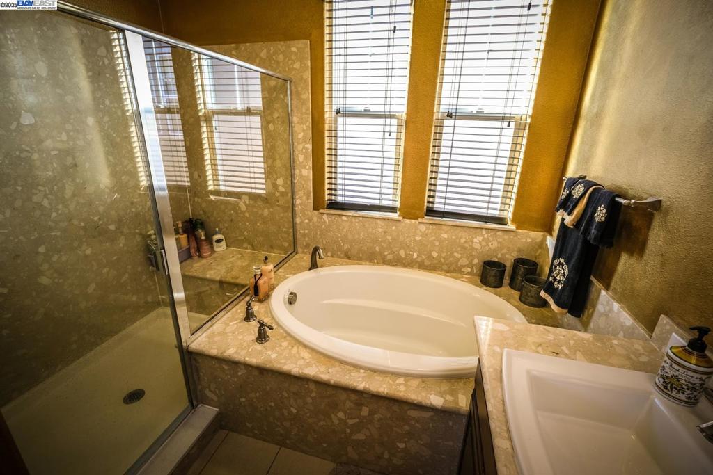 GALE RANCH - Residential