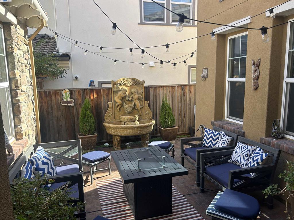 GALE RANCH - Residential