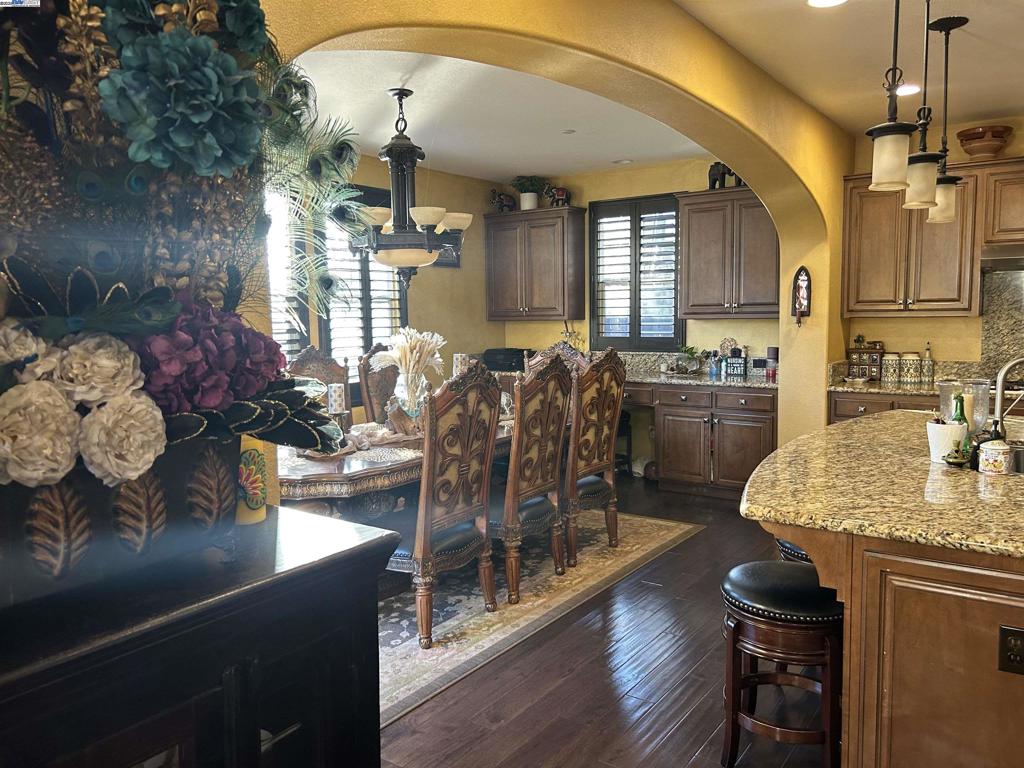 GALE RANCH - Residential