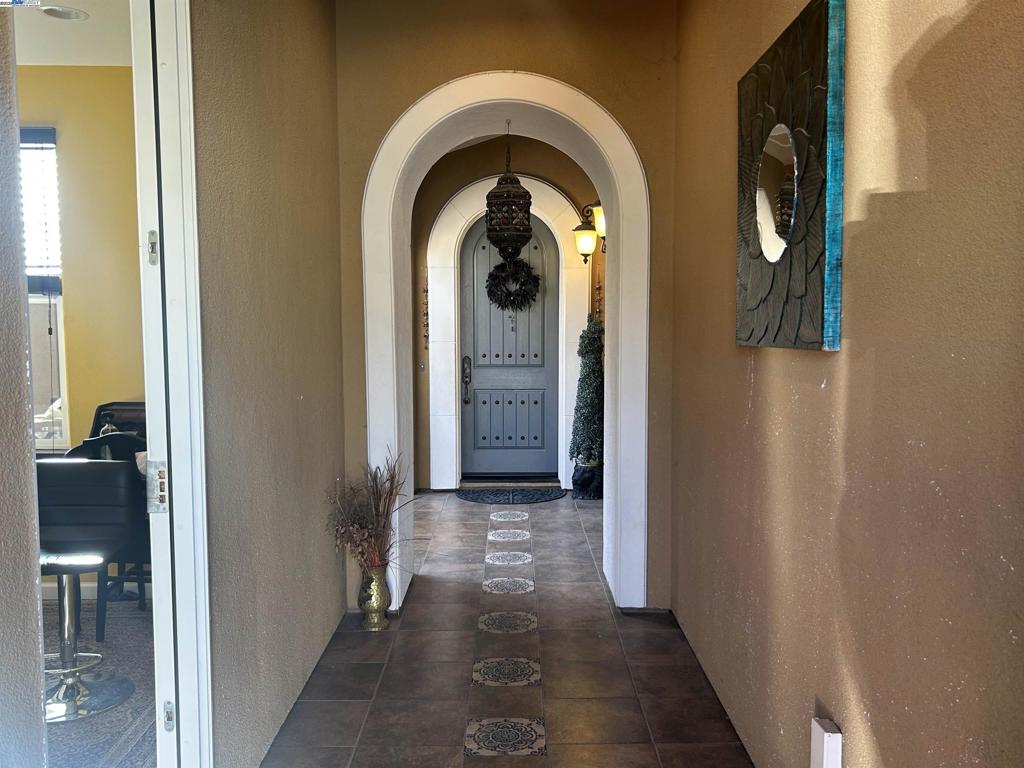 GALE RANCH - Residential