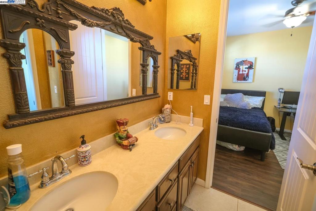 GALE RANCH - Residential