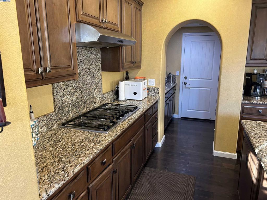 GALE RANCH - Residential