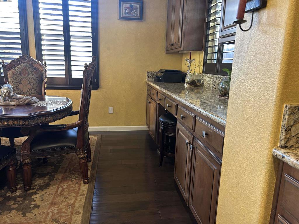 GALE RANCH - Residential