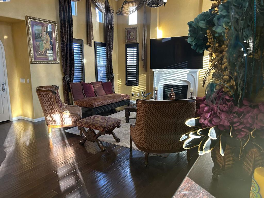 GALE RANCH - Residential