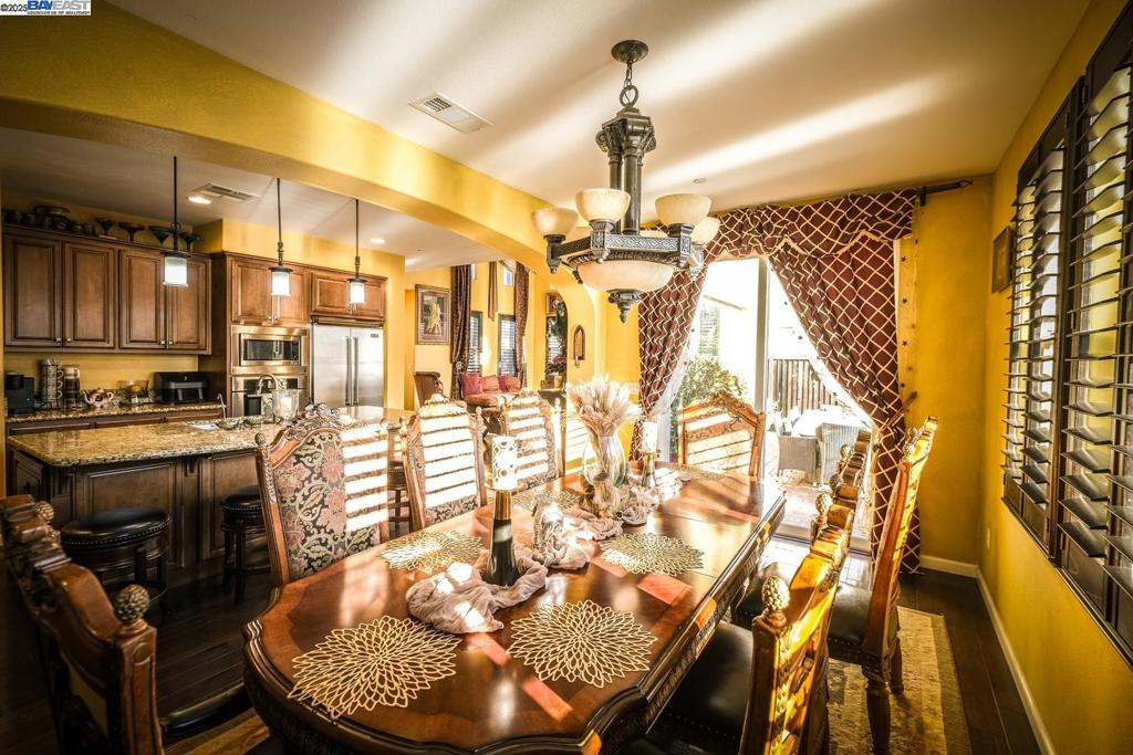 GALE RANCH - Residential