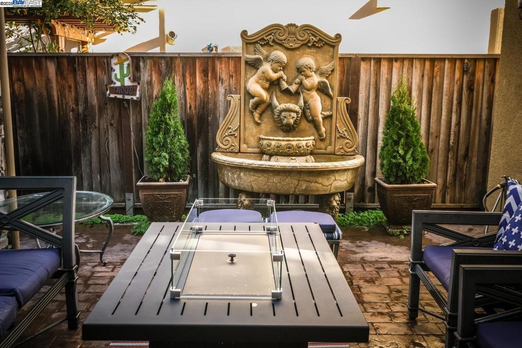 GALE RANCH - Residential