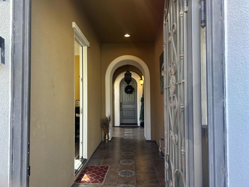 GALE RANCH - Residential