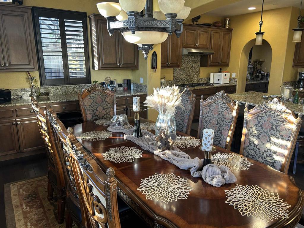 GALE RANCH - Residential