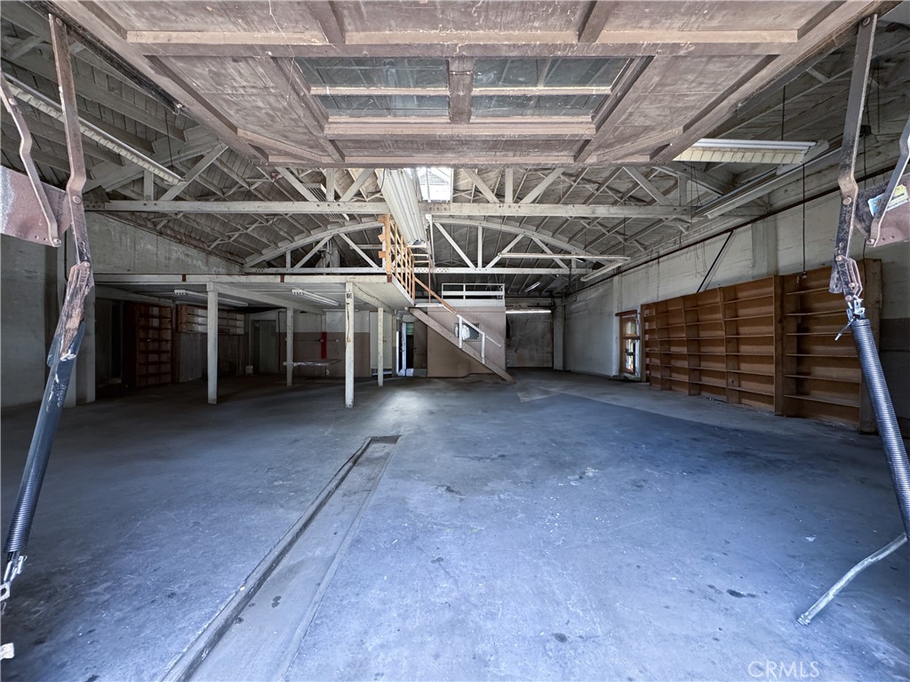 Rough and ready. 4 loading dock/garages plus a large steel security gate at the rear of the property. Features a loft area with an artistic coved and beam ceiling. 3 offices and 3 bathrooms. Zoned as MU-3 so it can be used for both residential and commercial purposes (buyer to verify) . Great potential for neighborhood retail or warehouse or technology office or architecture firm or athletic facility or much more. 2.1 miles from SoFi Stadium. Incredible space with plenty of neighborhood traffic. A block away from a large newer apartment complex and noticeable security patrol across the street at the Fairfield Heights station.
